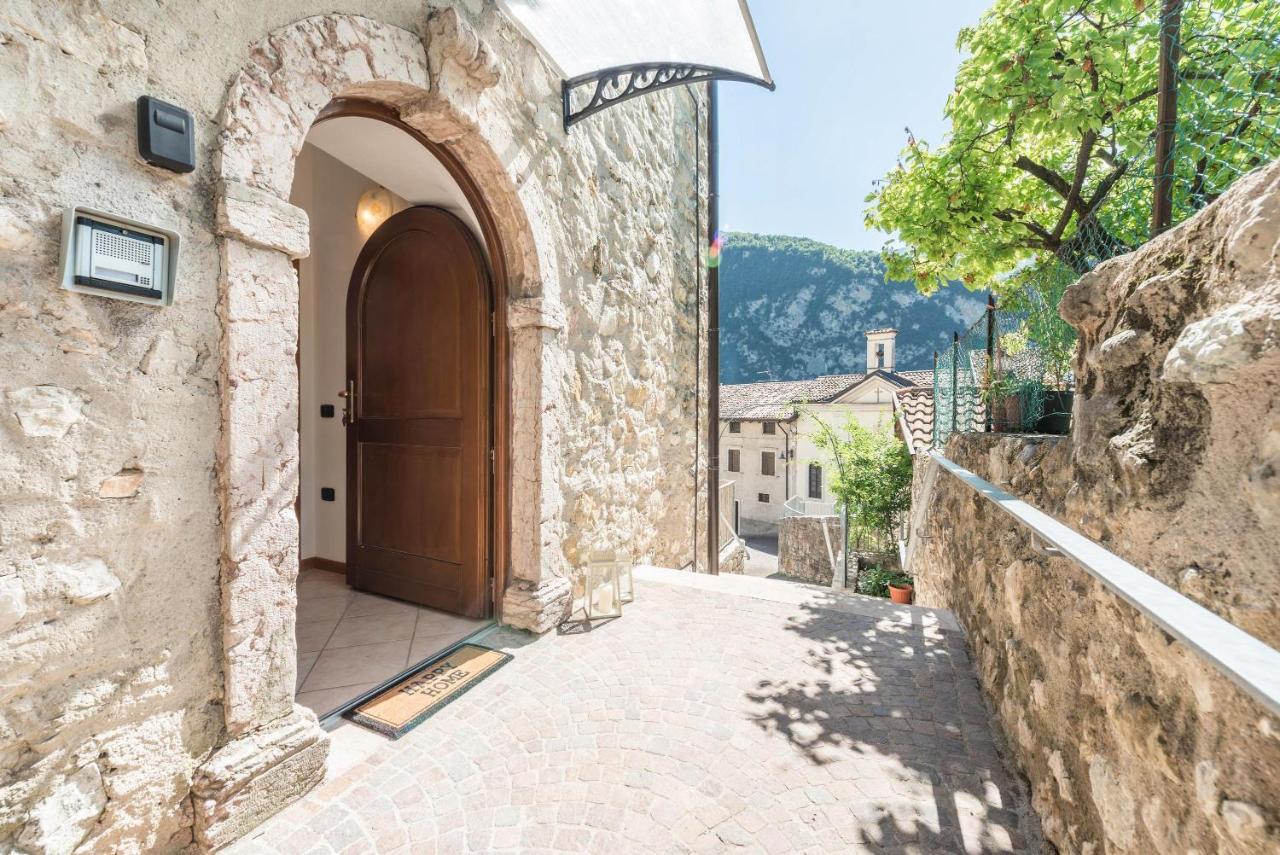 Appartamento Ania Vista Castello Tenno Exteriör bild