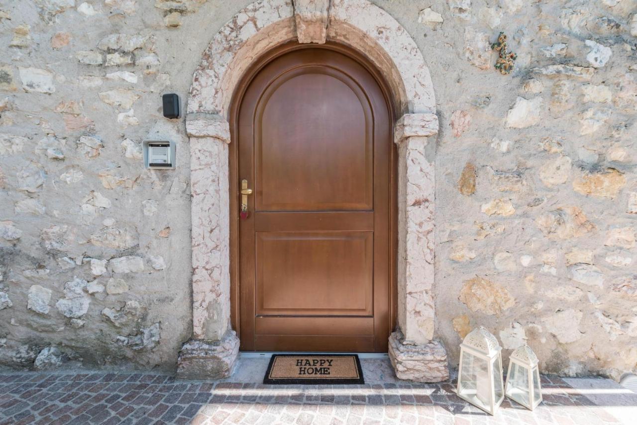 Appartamento Ania Vista Castello Tenno Exteriör bild