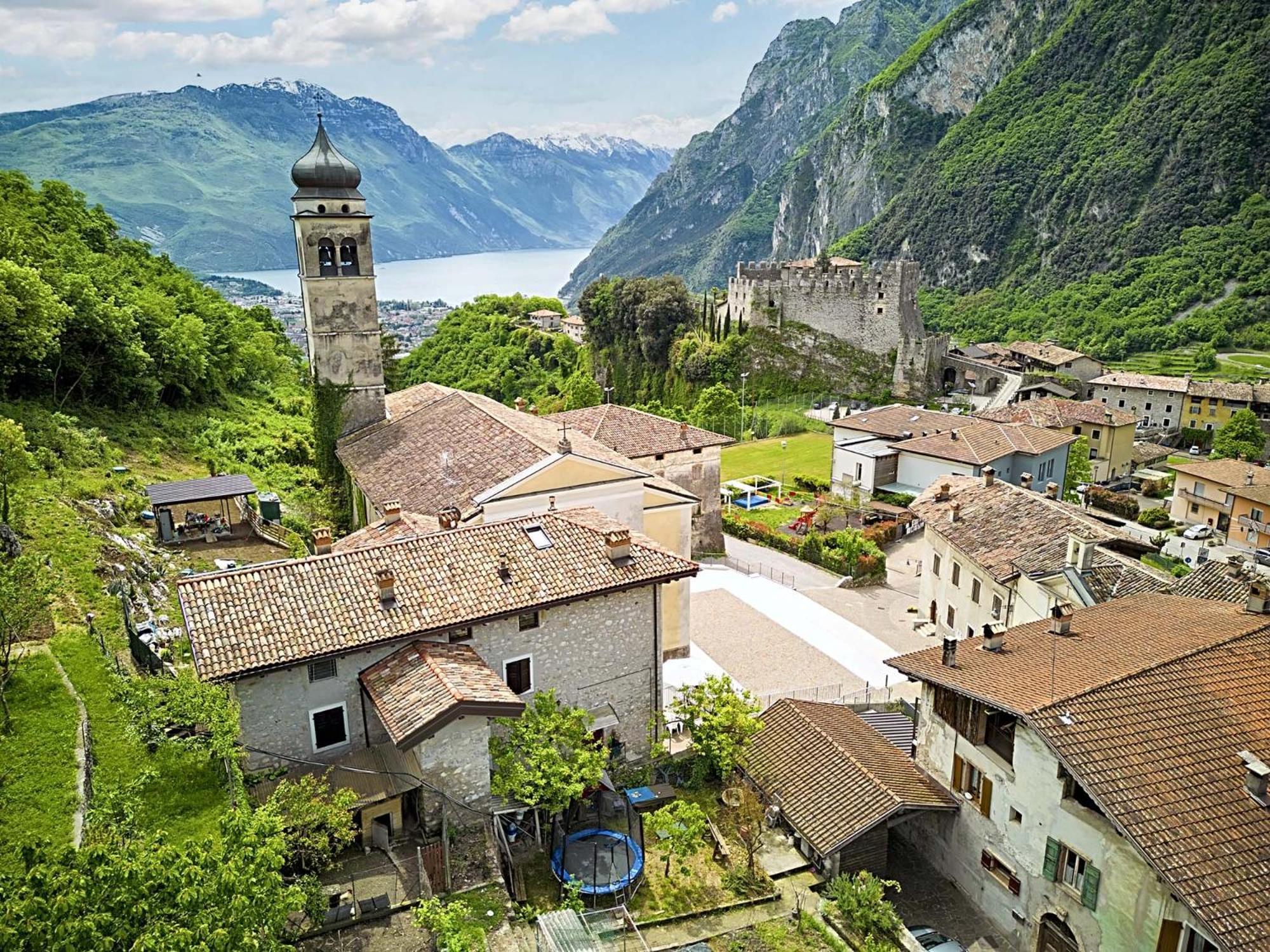 Appartamento Ania Vista Castello Tenno Exteriör bild